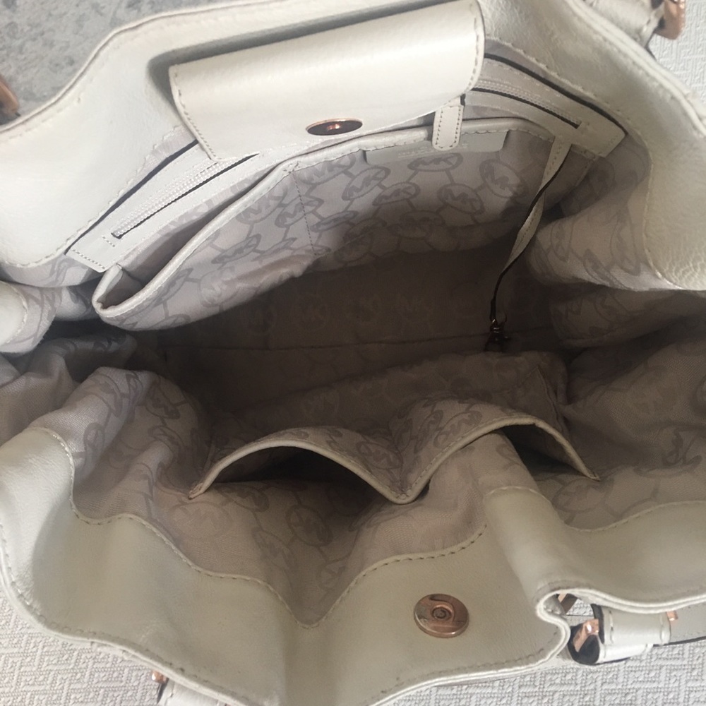 Handbag - Picture 2 of 4